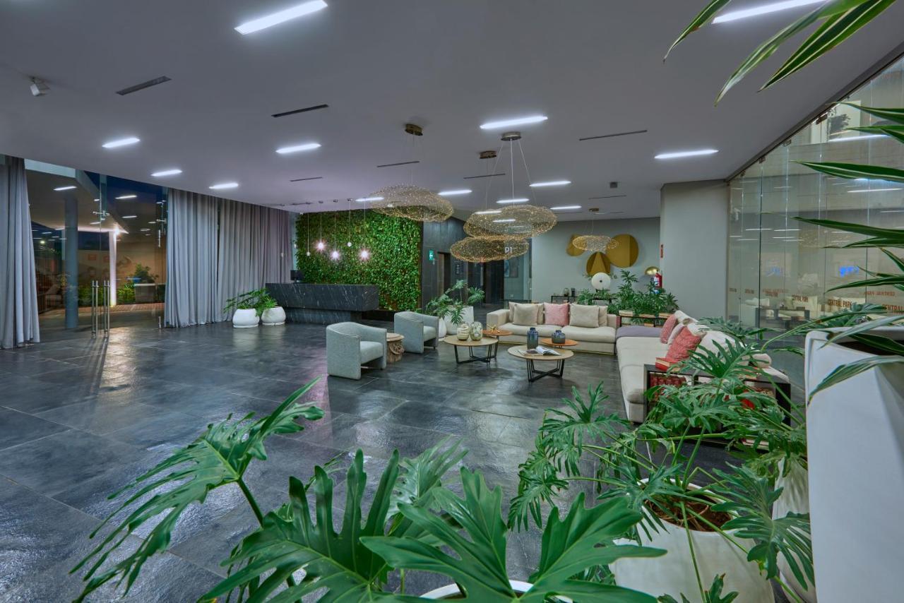 Park Life Guadalajara Aparthotel Екстериор снимка