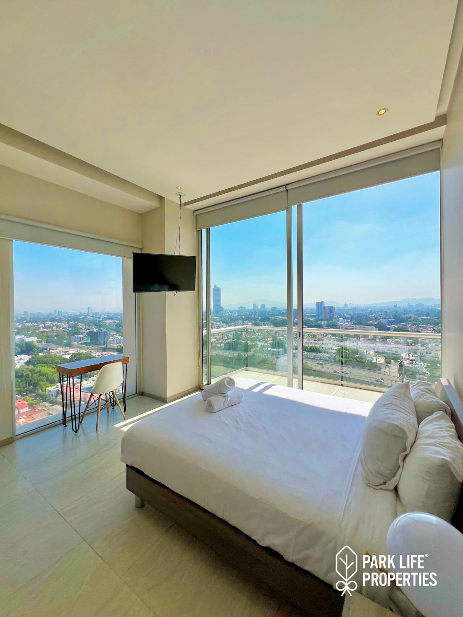 Park Life Guadalajara Aparthotel Екстериор снимка
