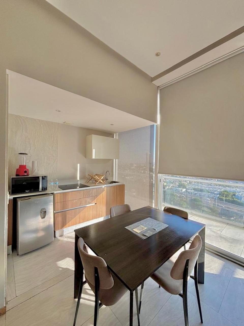 Park Life Guadalajara Aparthotel Екстериор снимка