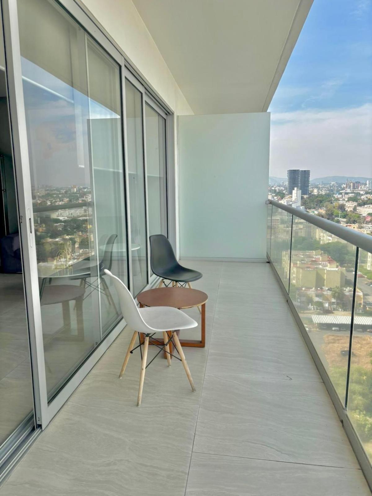 Park Life Guadalajara Aparthotel Екстериор снимка