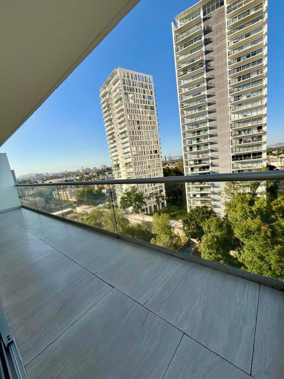 Park Life Guadalajara Aparthotel Екстериор снимка