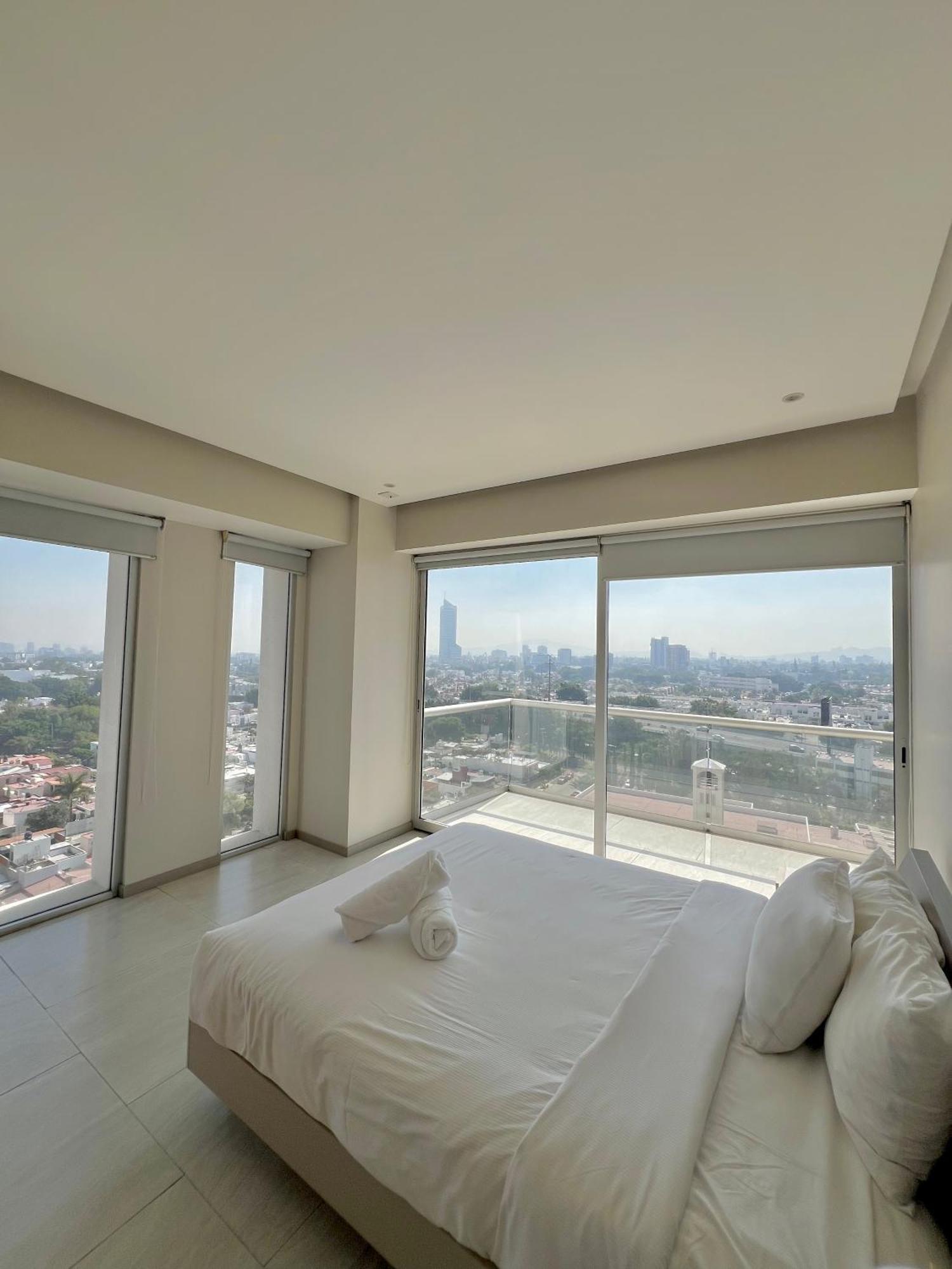 Park Life Guadalajara Aparthotel Екстериор снимка