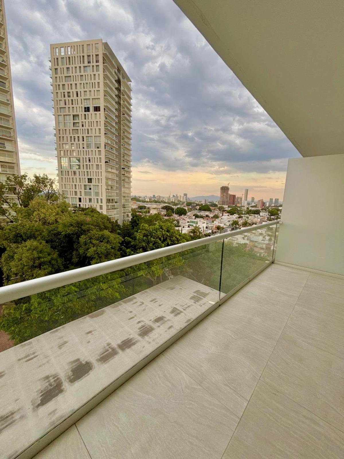 Park Life Guadalajara Aparthotel Екстериор снимка