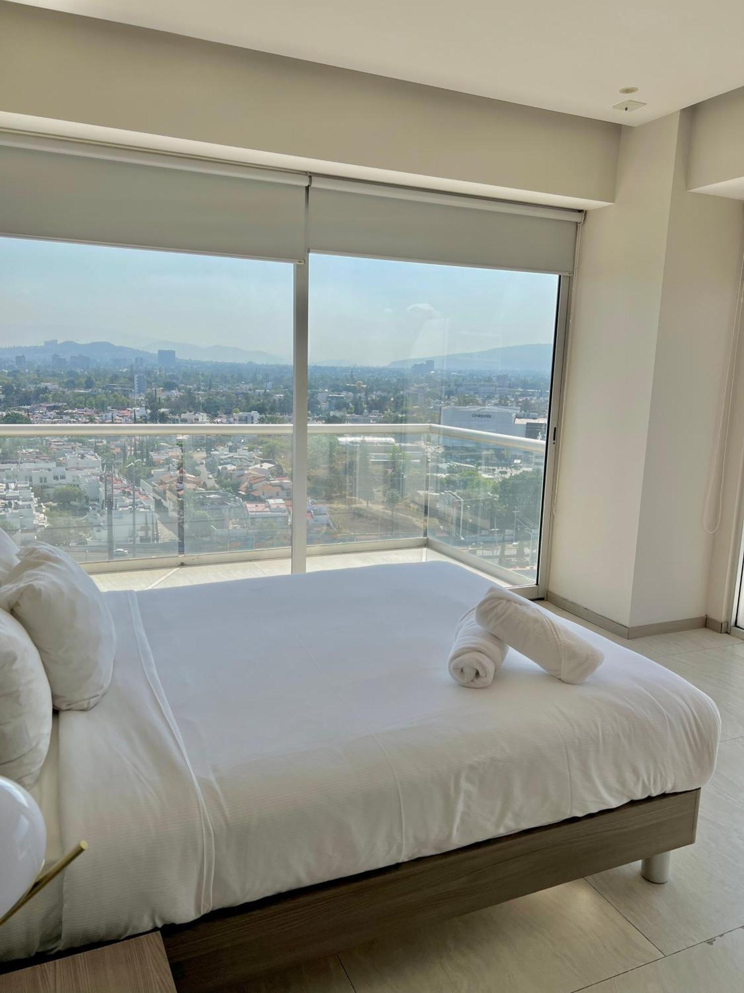 Park Life Guadalajara Aparthotel Екстериор снимка