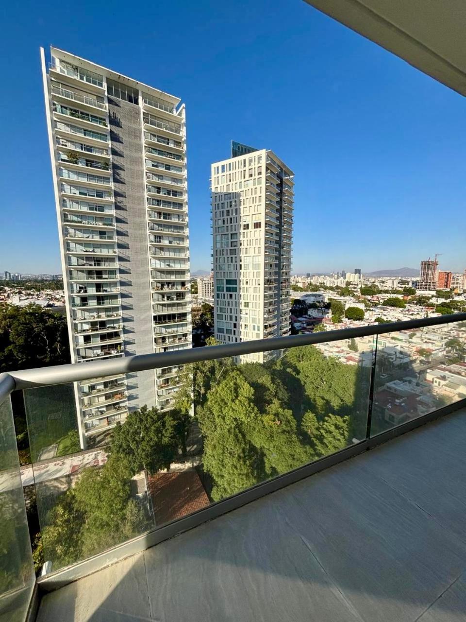Park Life Guadalajara Aparthotel Екстериор снимка